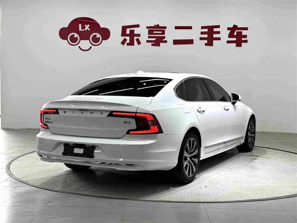 Volvo S90 — миниатюра 5
