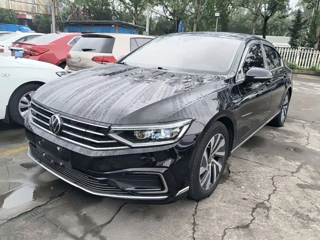 Volkswagen Magotan PHEV — миниатюра 2