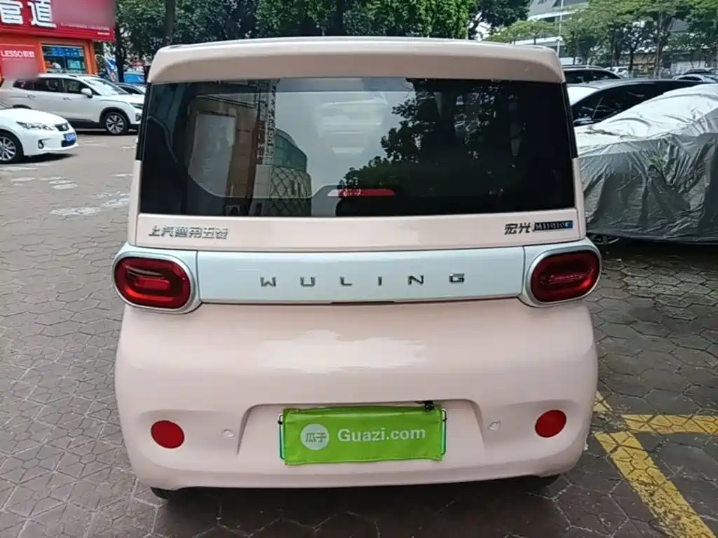 Wuling MINIEV — миниатюра 6