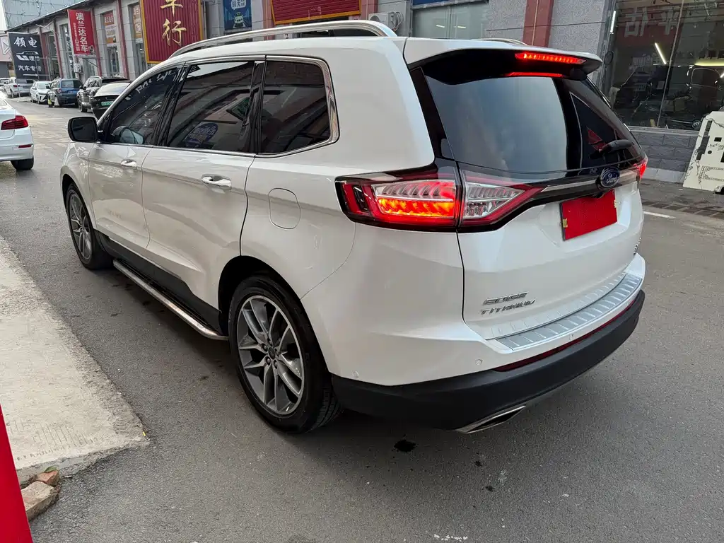 Ford Edge — миниатюра 6