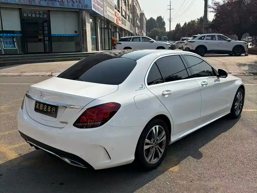 Mercedes-Benz C-Class — миниатюра 6