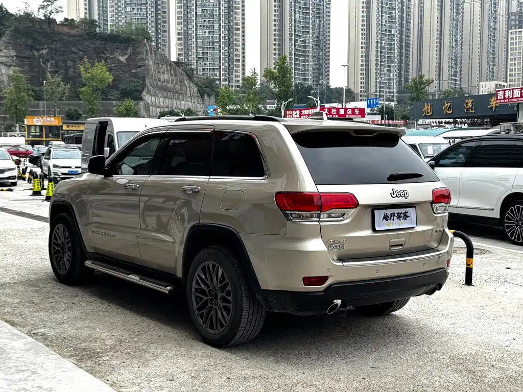 Jeep Grand Cherokee (Import) — миниатюра 11