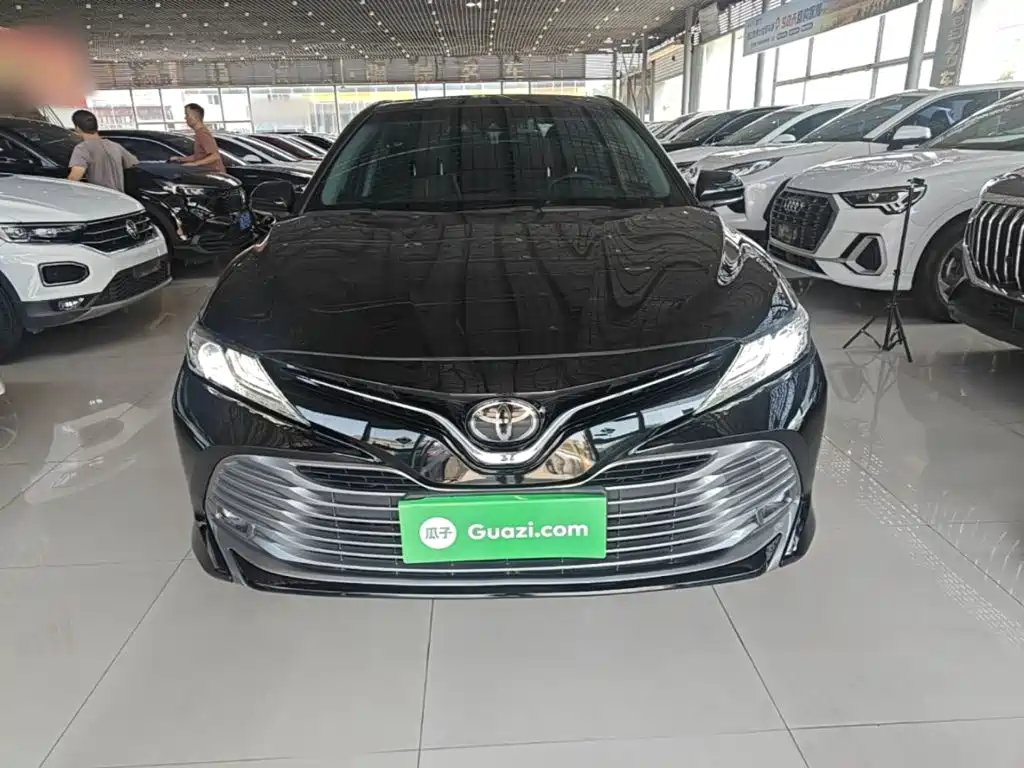 Toyota Camry — миниатюра 3