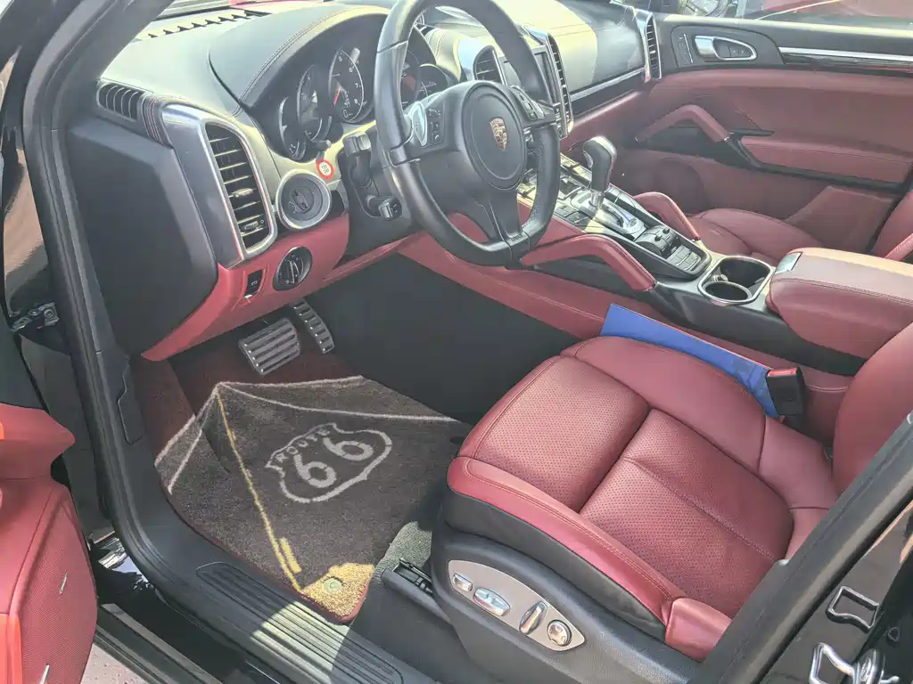 Porsche Cayenne — миниатюра 14