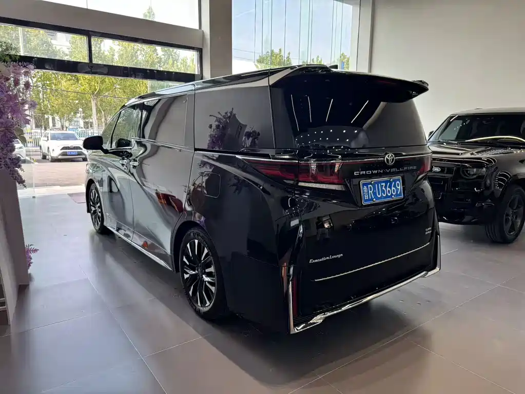 Toyota Vellfire 2024 2.5L