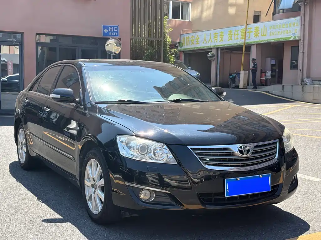Toyota Camry — миниатюра 3