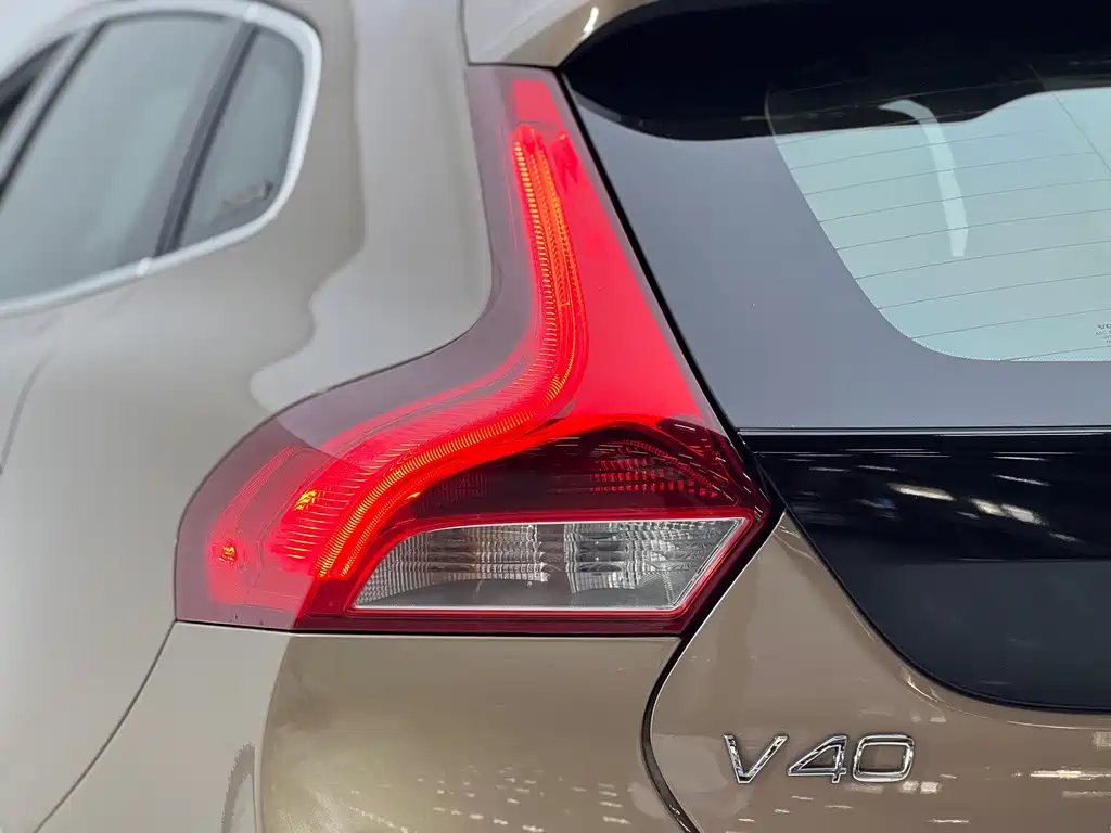 Volvo V40 — миниатюра 20