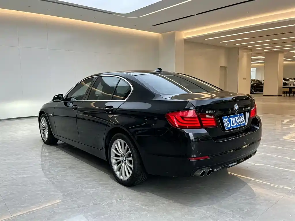BMW 5 Series — миниатюра 9