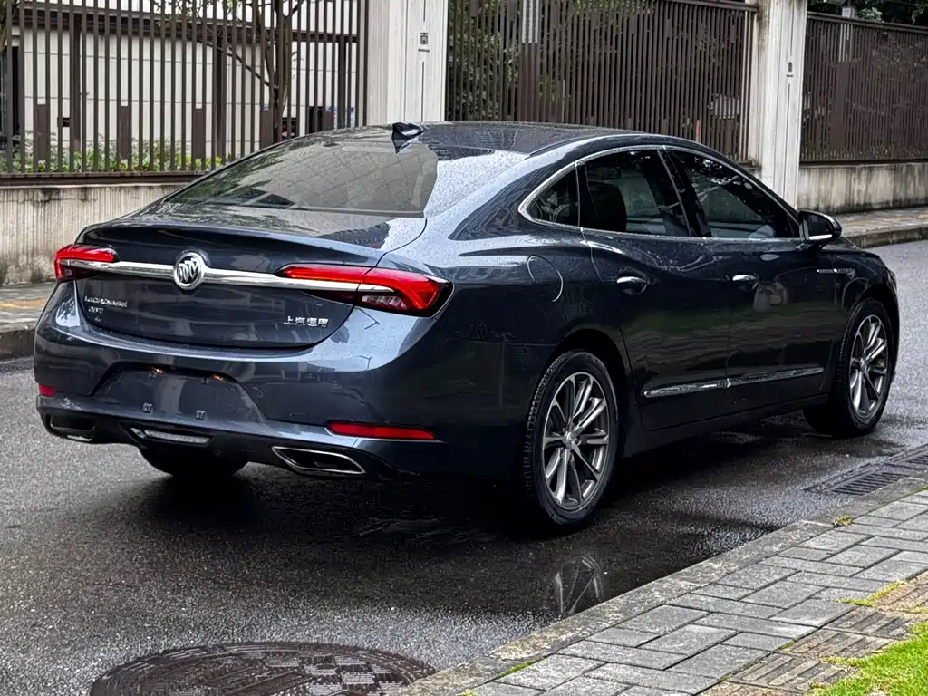 Buick LaCrosse — миниатюра 10