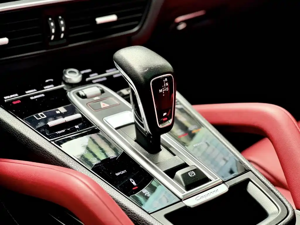 Porsche Cayenne — миниатюра 6