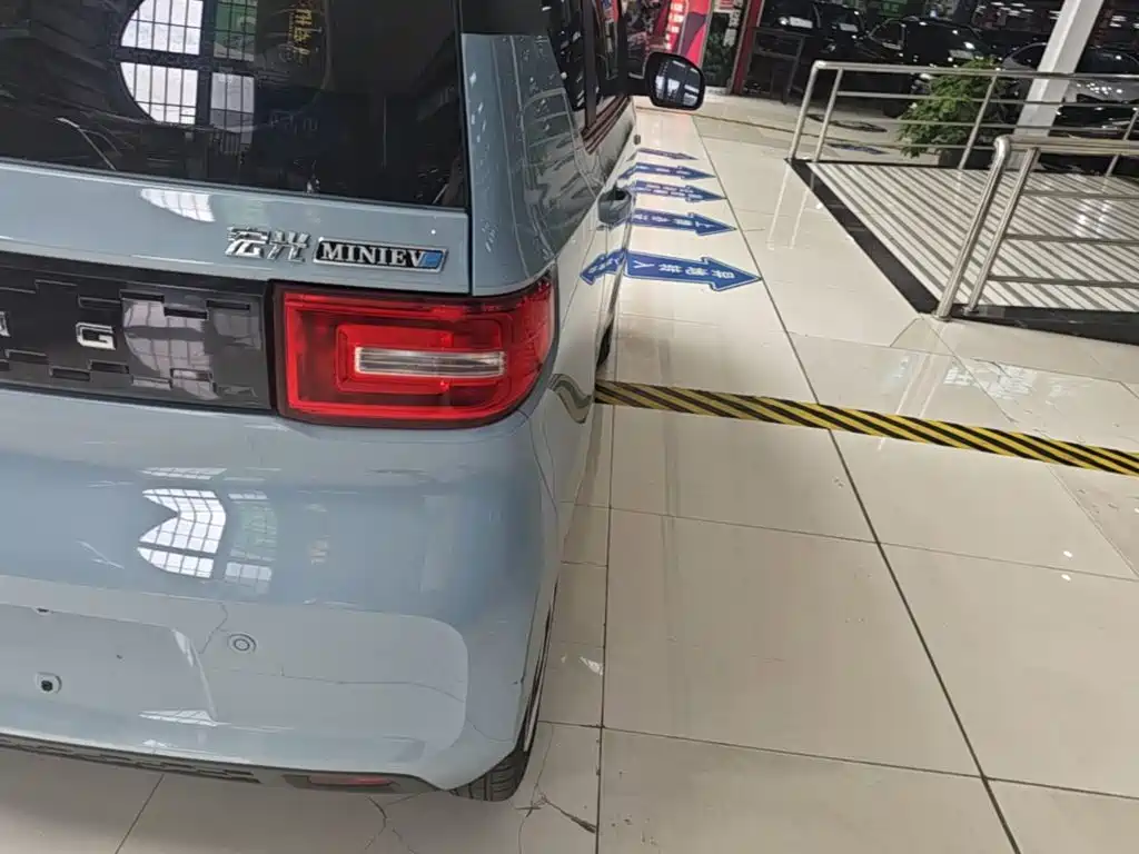 Wuling MINIEV — миниатюра 8