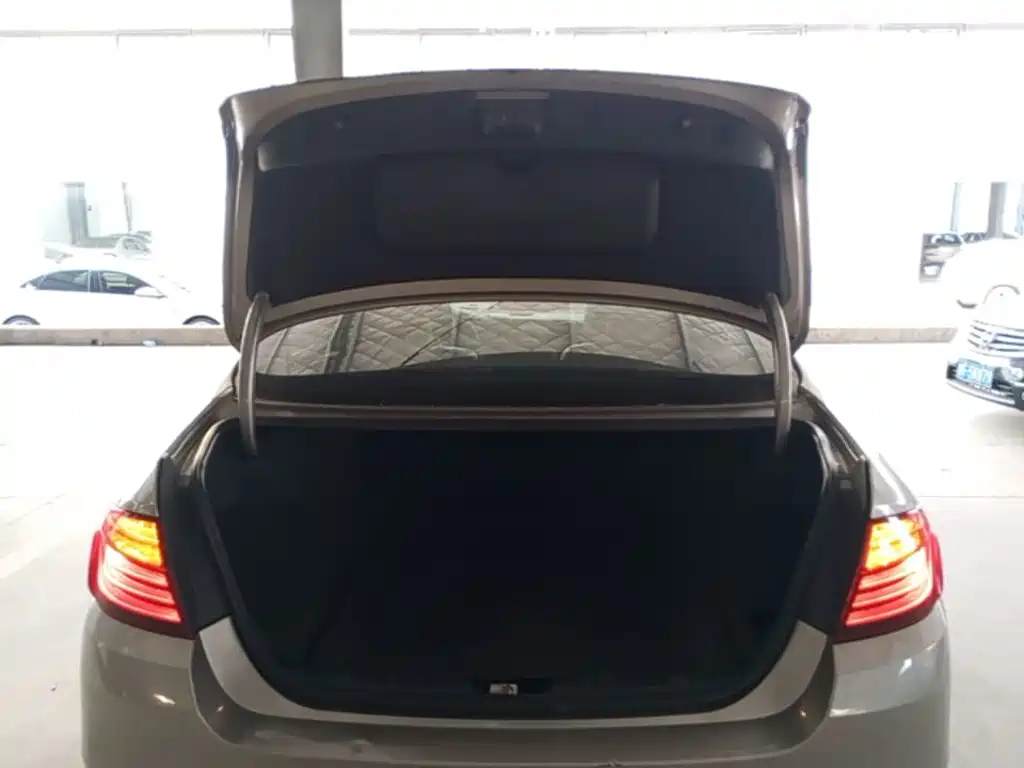 BMW 5 Series (Import) — миниатюра 19