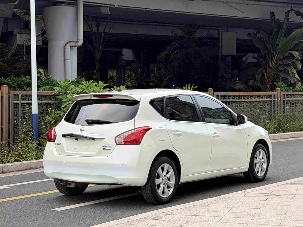 Nissan Tiida — миниатюра 4