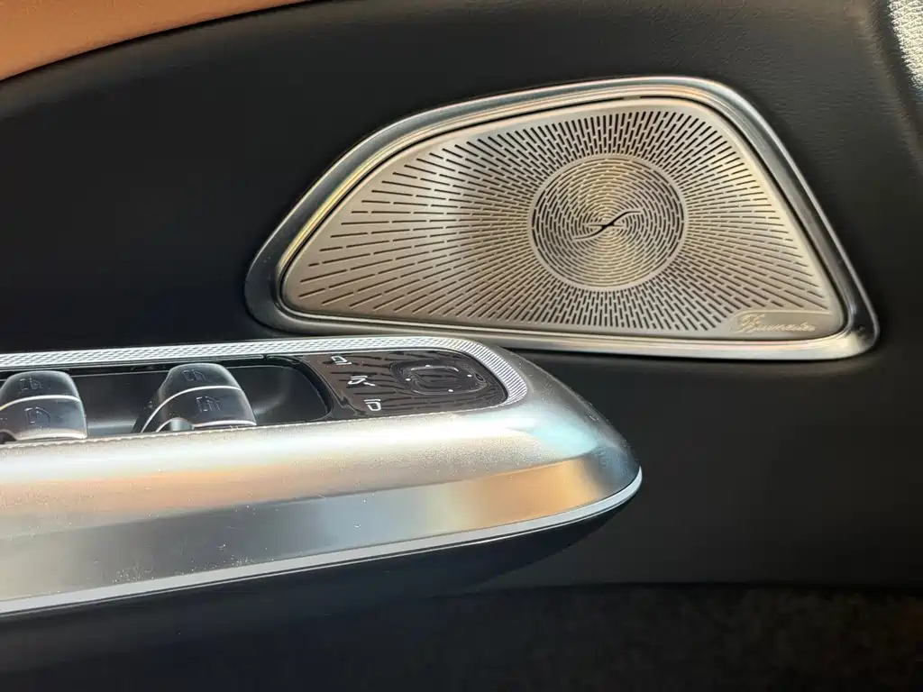 Mercedes-Benz E-Class — миниатюра 7