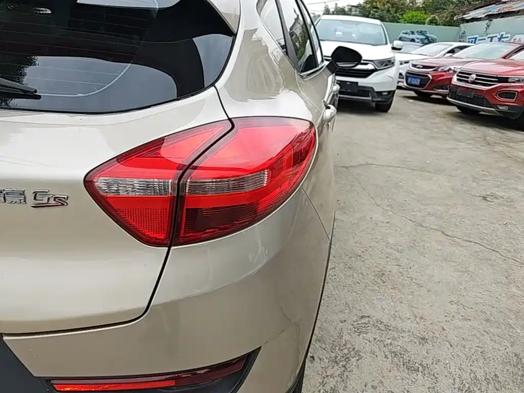 Geely Emgrand GS — миниатюра 8