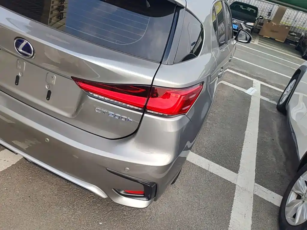 Lexus CT — миниатюра 8