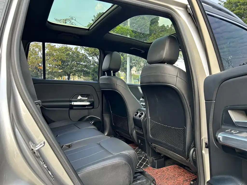 Mercedes-Benz GLB — миниатюра 13