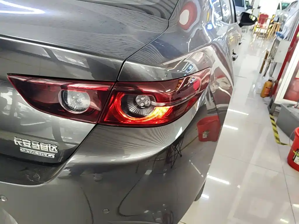 Mazda 3 Axela — миниатюра 8