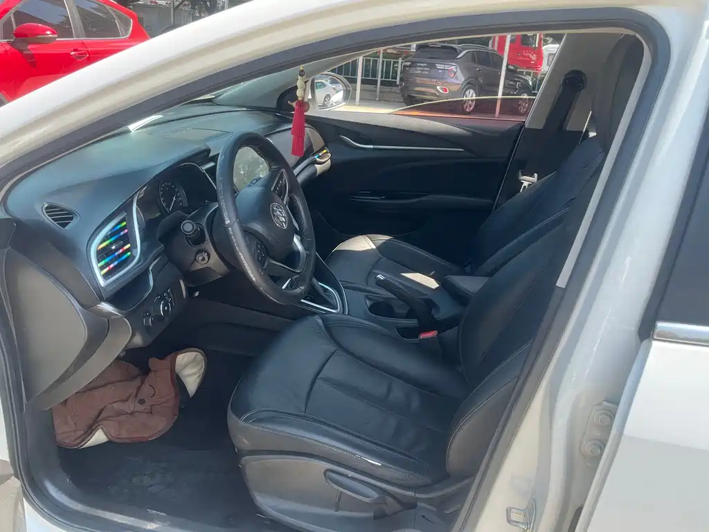 Buick Excelle — миниатюра 4