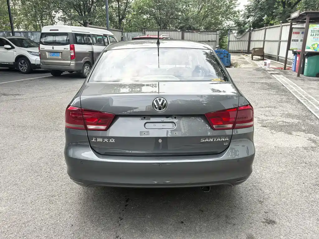 Volkswagen Santana — миниатюра 8