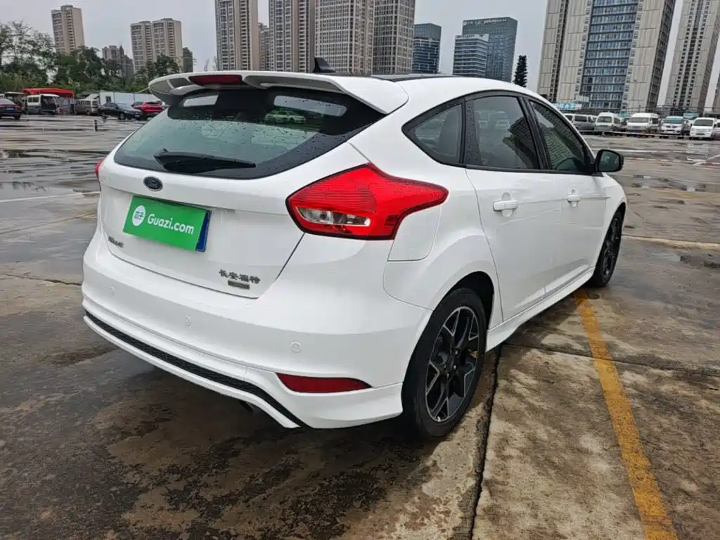 Ford Focus — миниатюра 7