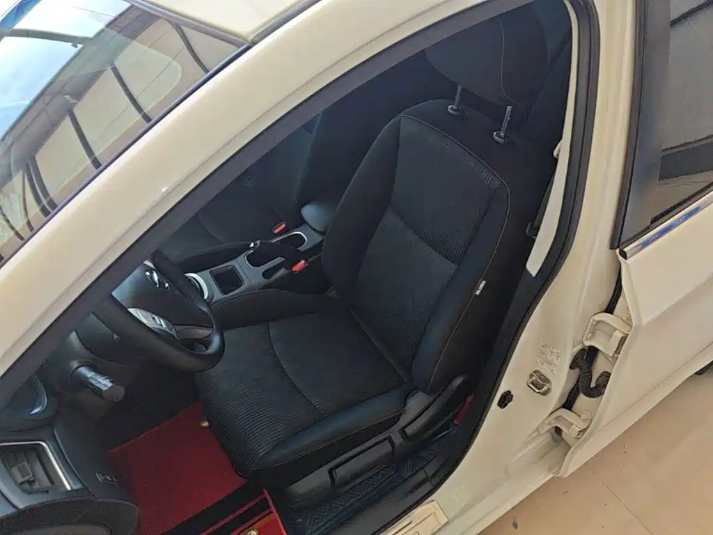 Nissan Tiida — миниатюра 15