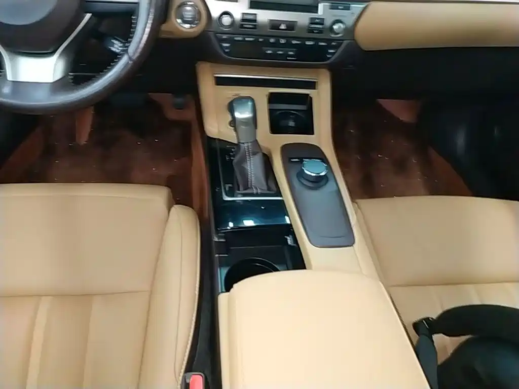 Lexus ES — миниатюра 14