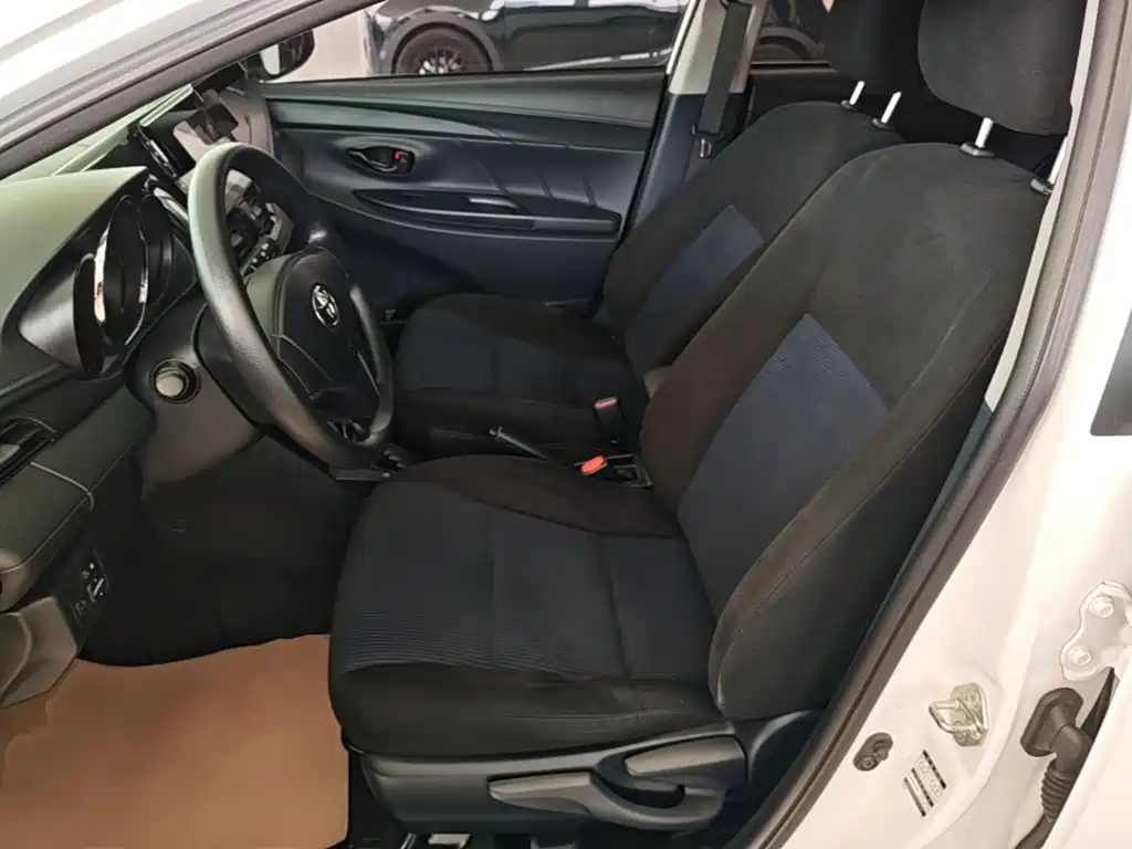 Toyota Yaris L — миниатюра 15