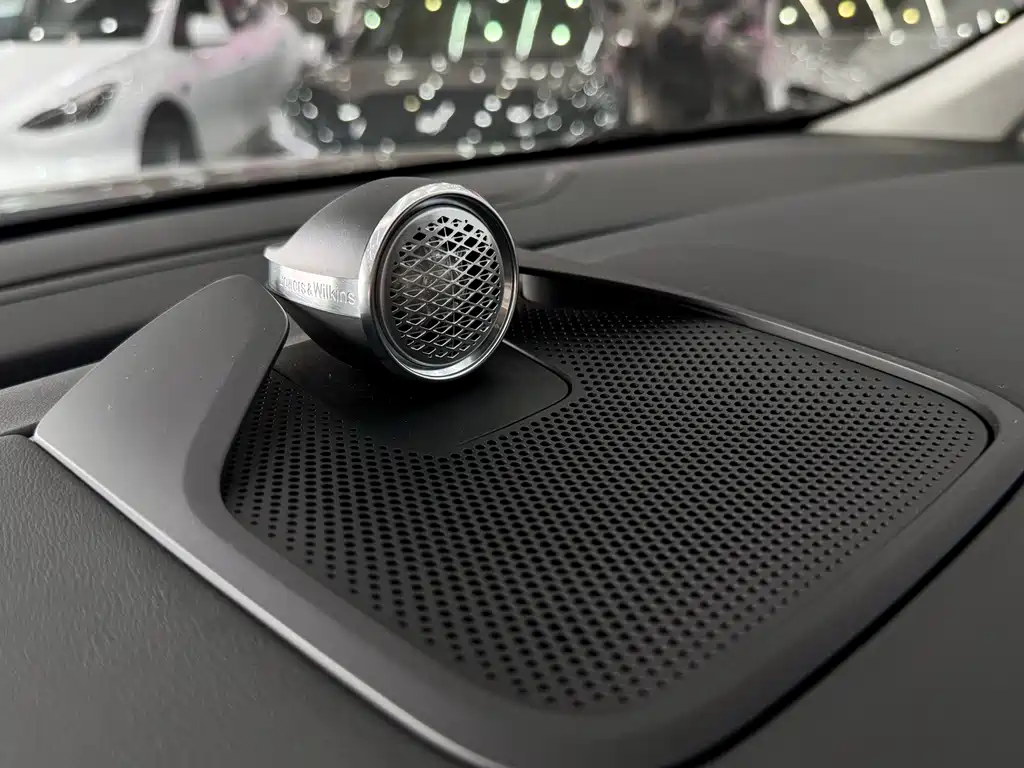 Volvo EM90 — миниатюра 15