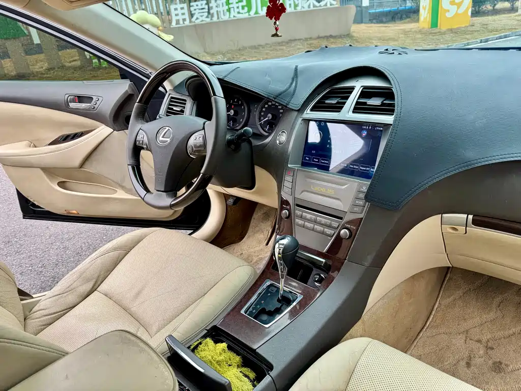Lexus ES — миниатюра 6