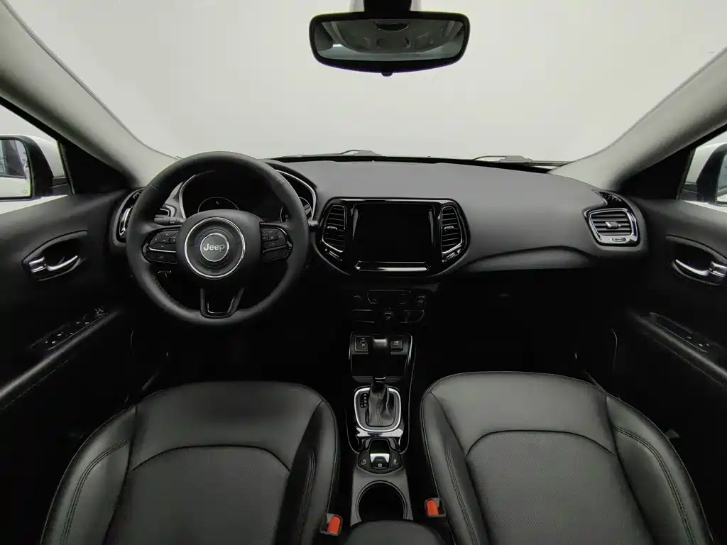 Jeep Compass — миниатюра 5