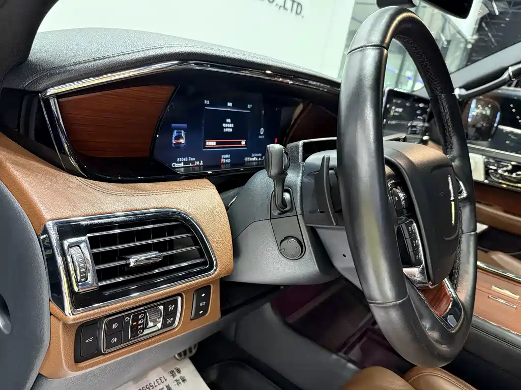 Lincoln Navigator — миниатюра 5