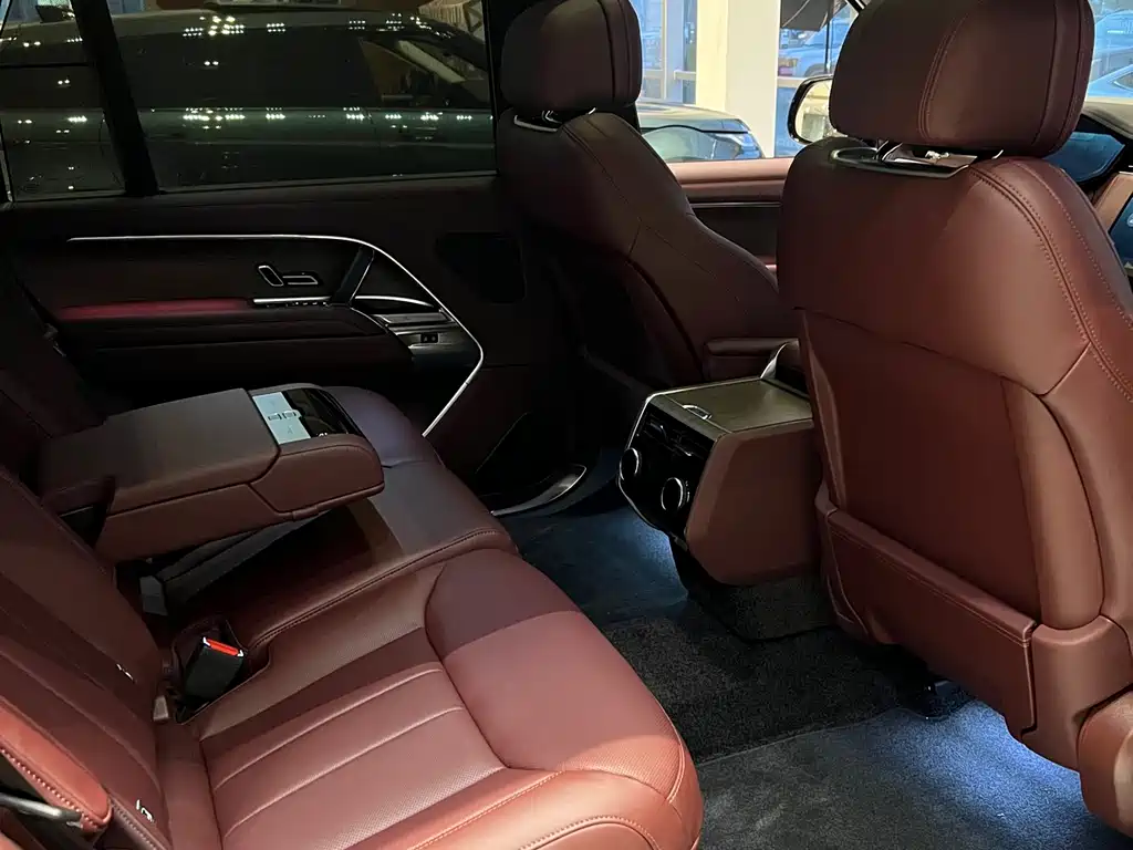 Land Rover Range Rover 2026 3.0 L6 400PS HSE