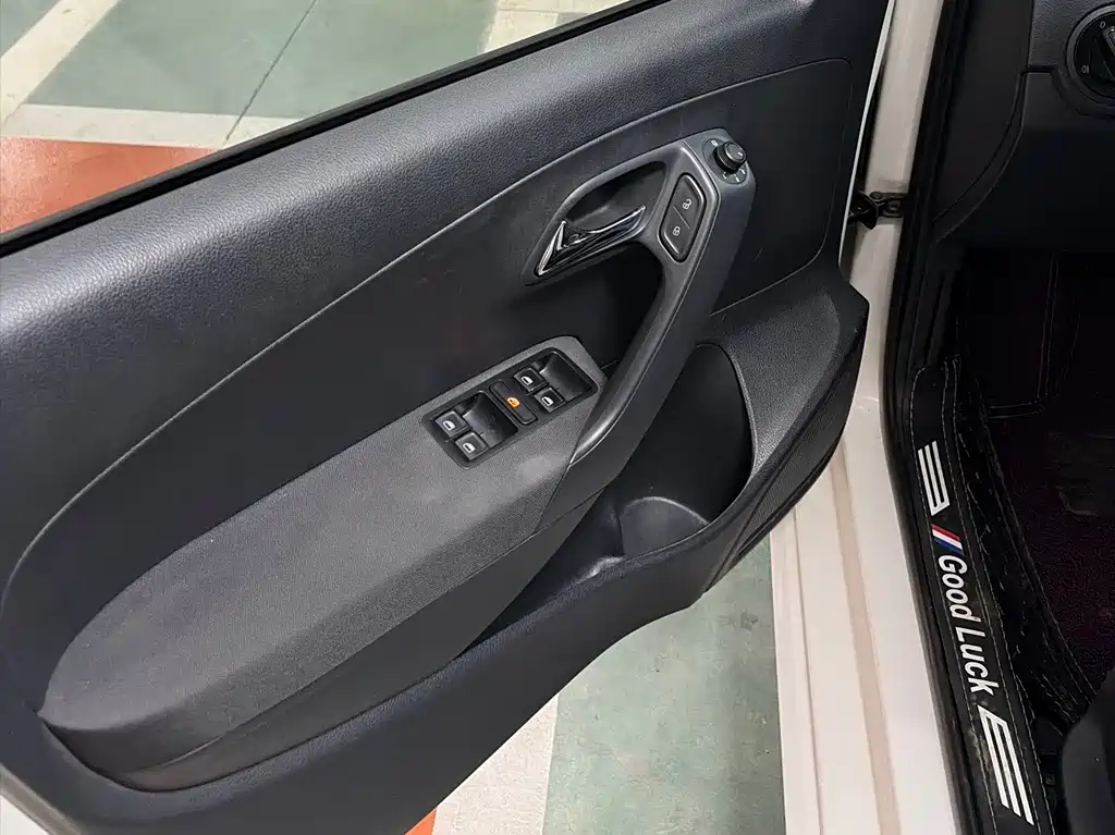 Volkswagen Polo — миниатюра 13