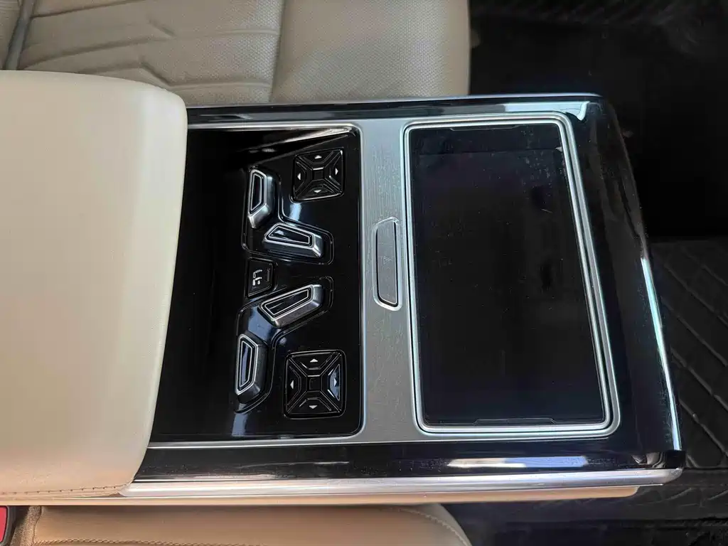 Audi A8 — миниатюра 6