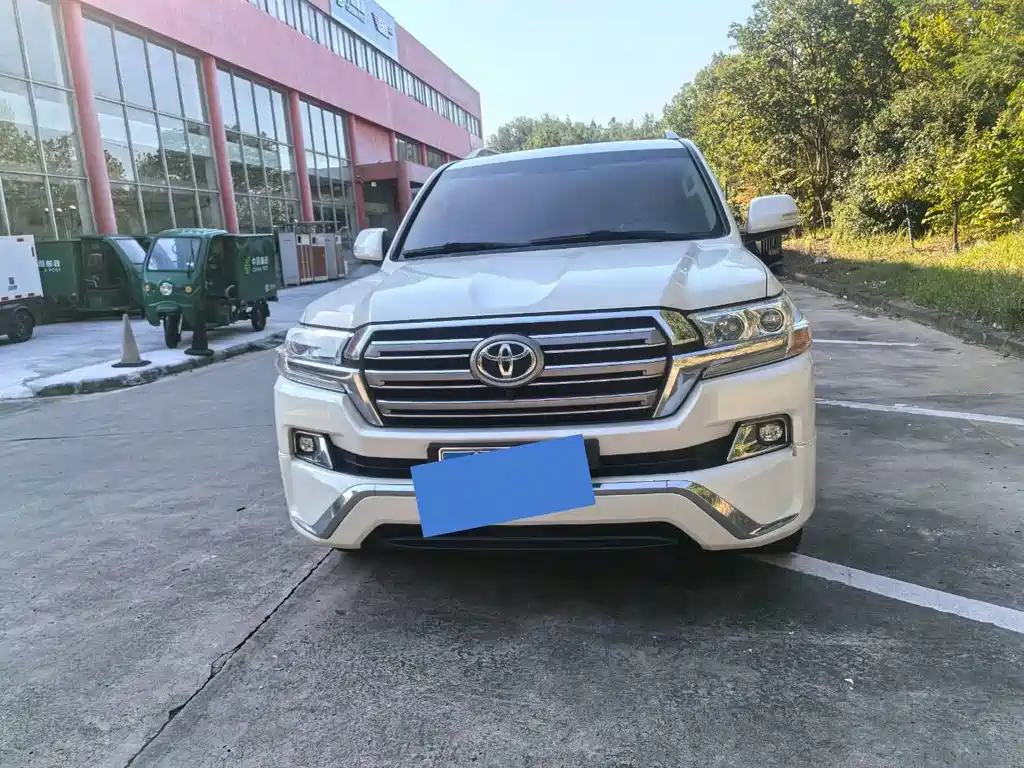 Toyota Land Cruiser — миниатюра 2