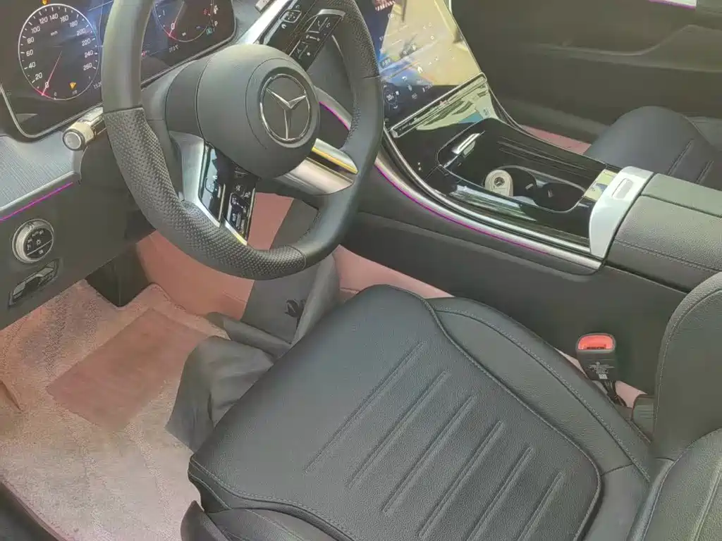Mercedes-Benz C-Class — миниатюра 6