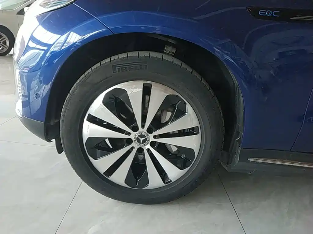 Mercedes-Benz EQC — миниатюра 23