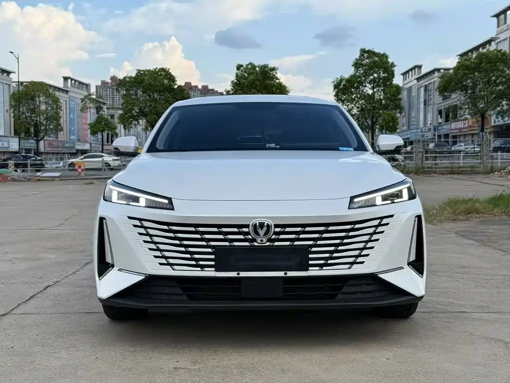 Changan Eado — миниатюра 2
