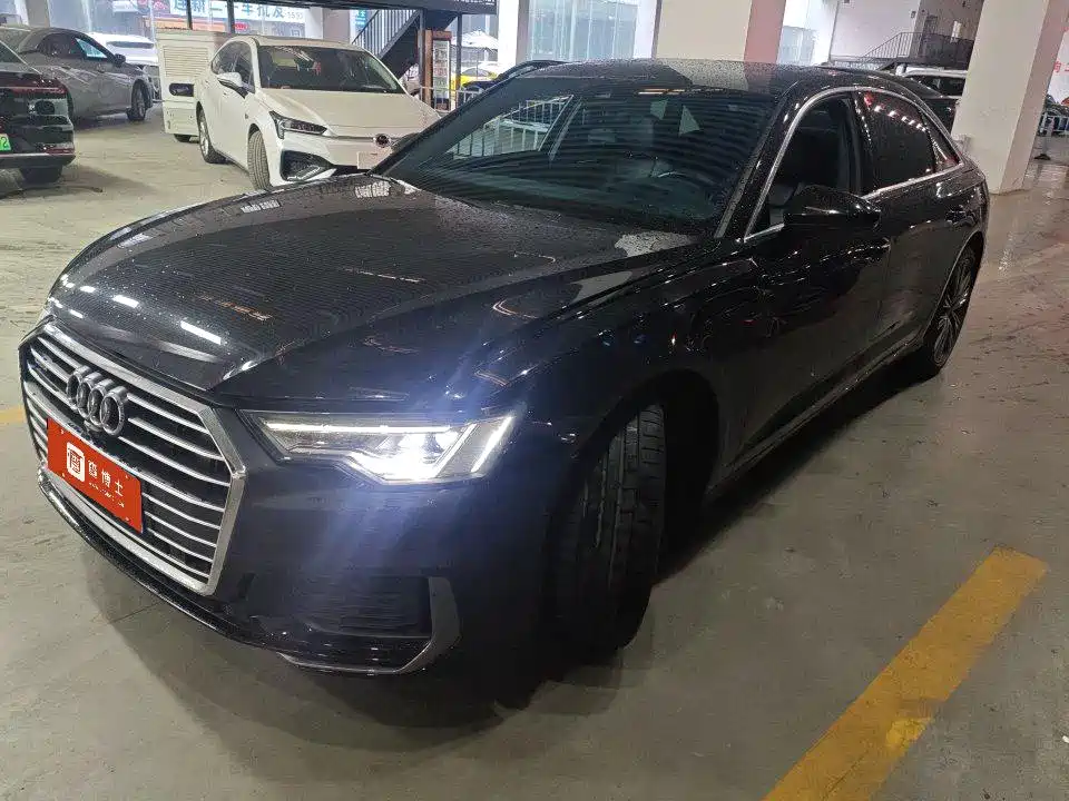 奥迪A6L 2022款 45 TFSI 臻选动感型 2022