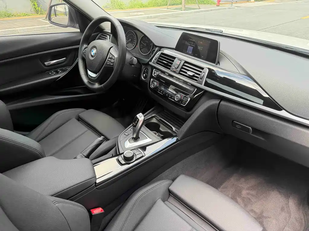 BMW 3 Series — миниатюра 11