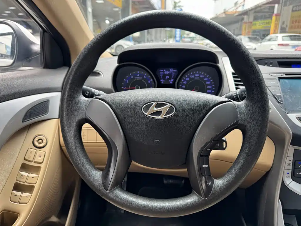 Hyundai Elantra Langdong — миниатюра 14