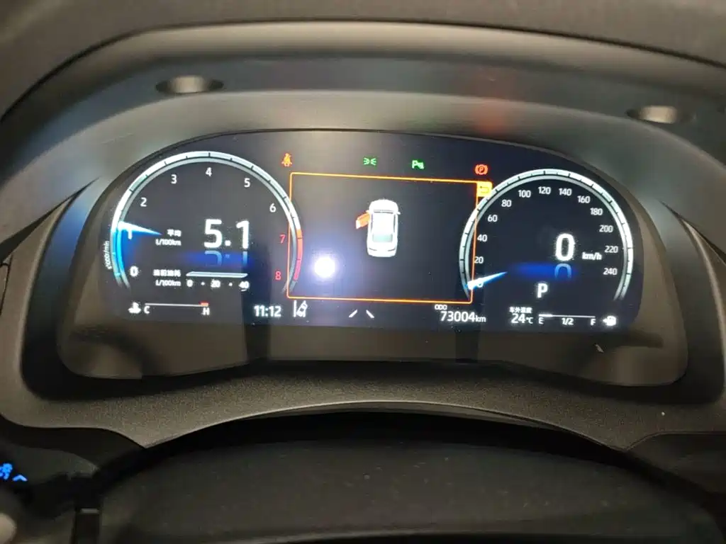 Toyota Camry — миниатюра 12