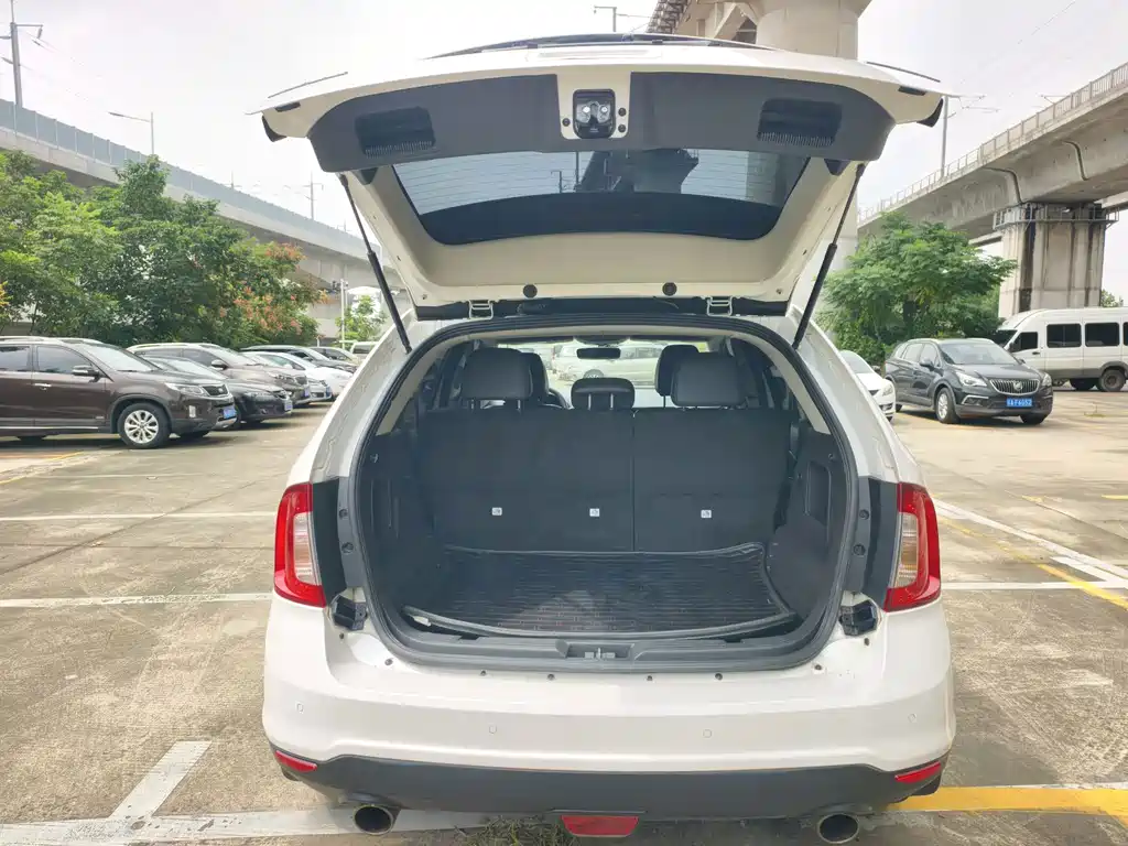 Ford Edge (Import) — миниатюра 11