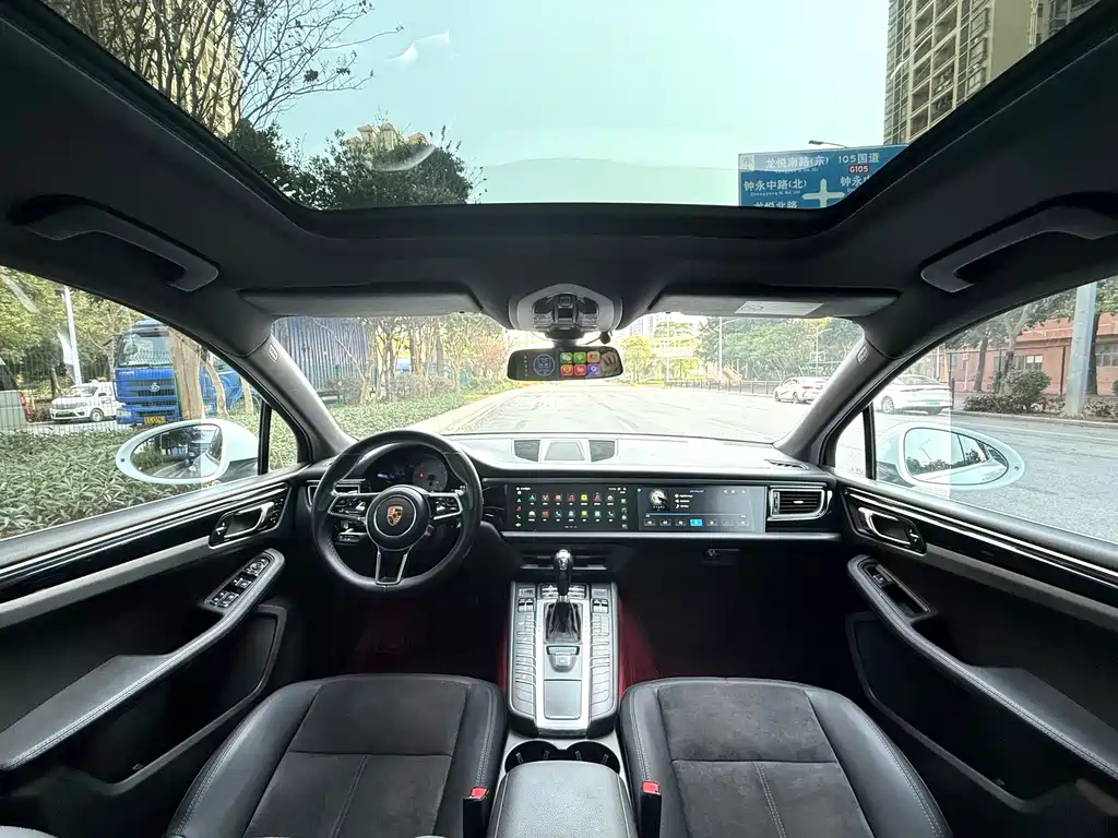 Porsche Macan — миниатюра 9