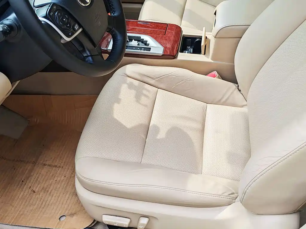 Toyota Camry — миниатюра 5