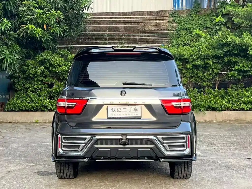 Nissan Patrol — миниатюра 10