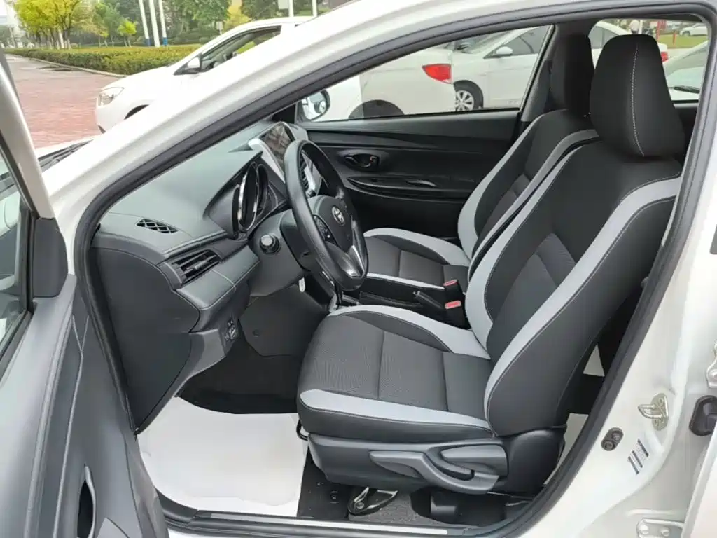 Toyota Yaris L — миниатюра 15