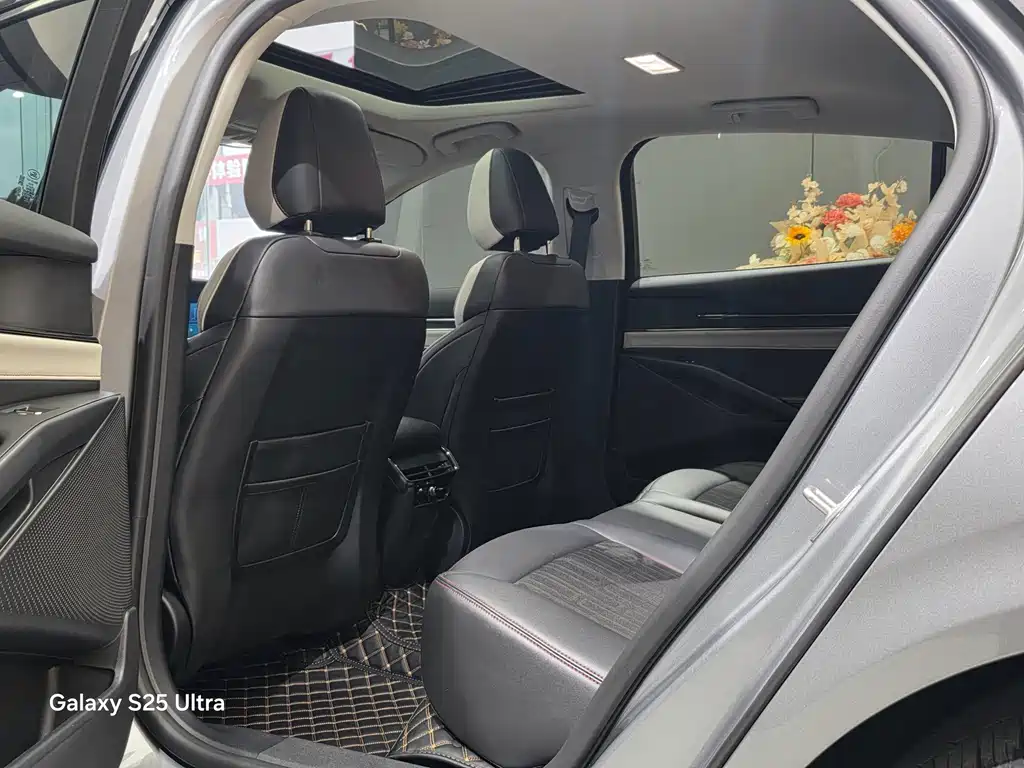 Ford Mondeo — миниатюра 9