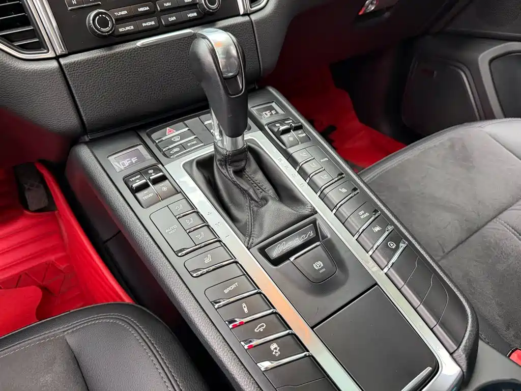 Porsche Macan — миниатюра 9